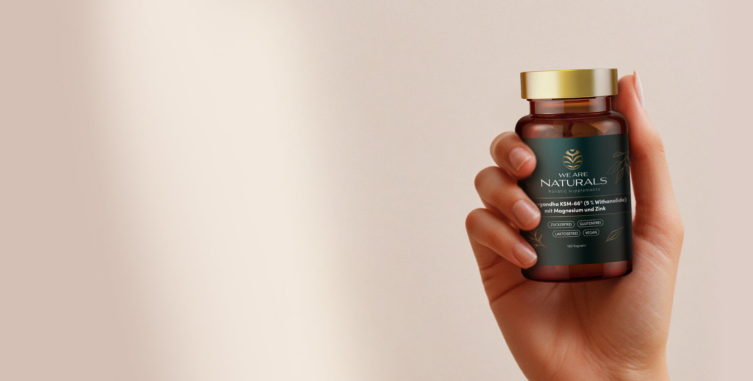 Produkt von We Are Naturals in Hand – Fokus auf Reinheit und Qualität